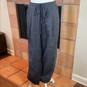 Daily Practice pleated gray crop drawstring waist pant, size XL